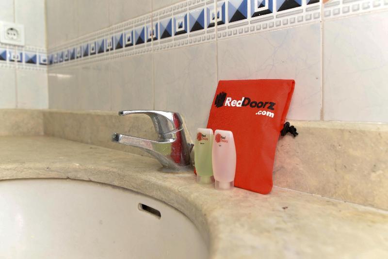Reddoorz Plus Near Seminyak Square Denpasar  Exterior photo